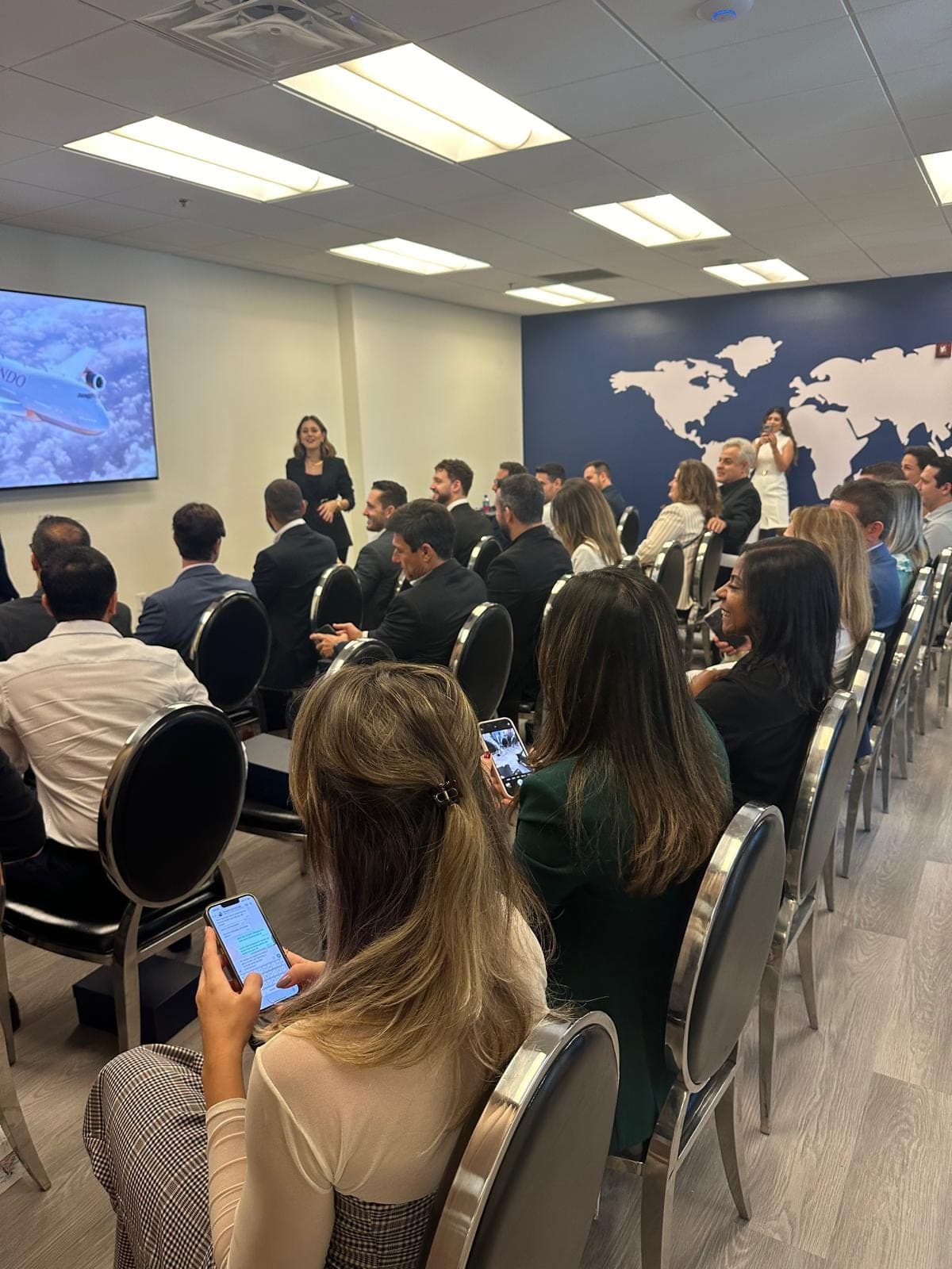 Presença Head Oversea — sessões e operação entre mercados